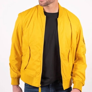Chaqueta Varsity con Capucha para Hombre, Estilo Bomber, Tela Suave, Diseño Personalizado, Cierre de Media Cremallera, Grosor Estándar, Frente Universitario - Product Image 1