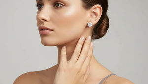 Boucles d'oreilles classiques en argent sterling 925 plaqué or 14 carats avec breloque couronne en moissanite et 14 diamants taille brillant - Product Image 5