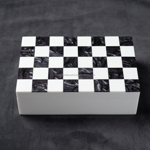 Caja de Joyería Rectangular Clásica con Diseño de Tablero de Ajedrez Blanco y Negro, Caja de Almacenamiento de Plástico Brillante para Estudio - Product Image 3