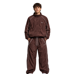 Survêtement unisexe en nylon léger coupe-vent de haute qualité avec logo personnalisé, veste de survêtement à col montant et passepoil contrastant, pantalon large - Product Image 1