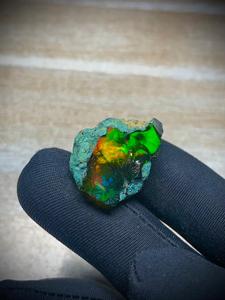 Opale naturelle brute, couleur noire, pierre précieuse en vrac, 13,80 mm, forme irrégulière, pour la fabrication de bijoux - Product Image 1