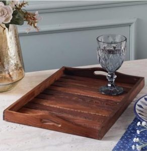 Plateau de service moderne en bois d'acacia fait main avec poignée, design à lattes polies, idéal pour baptêmes, thé, café et services de restauration petit-déjeuner - Product Image 5