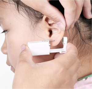 Pistolet de perçage d'oreilles auto-perceur, kit de perçage jetable sans douleur, facile à utiliser, avec clou d'oreille (argent) - Product Image 5