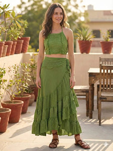 Haut court artisanal en coton vert à col licou, écologique, pour festivals d'été, style bohème chic, mode artisanale, tendance, dos nu - Product Image 4