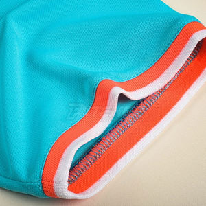 Uniforme de Pádel Profesional para Hombre con Tejido Transpirable, Ecológico, Ligero, Duradero y Personalizable para Entrenamiento - Product Image 3