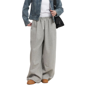 Pantalon de survêtement gris pour homme, coupe large, taille élastique avec cordon de serrage, en coton tricoté, style streetwear décontracté pour l'automne - Product Image 1