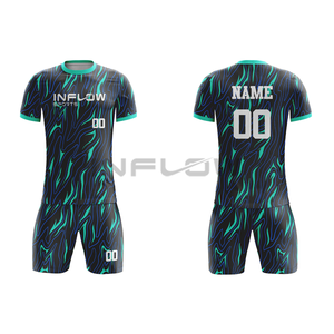 Camiseta de Fútbol Retro de Invierno de Secado Rápido y Alta Calidad con Nombre del Jugador y Diseño de Rayas Sublimadas - Product Image 1
