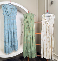 2025 nouveau élégant sans manches Maxi robe femmes à plusieurs niveaux col en v robe d'été décontracté vacances longues grande taille robes avec taille cravate