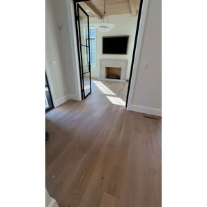 Engineered White Oak Flooring 5/8 in X 7.5 in Wire Brushed Light Greige Plank T&G Multi Ply - Product Image 1