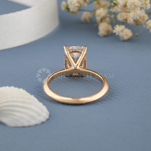 Bague solitaire en or jaune à taille émeraude au design tendance, avec diamant de laboratoire, bijoux fins pour femmes - Product Image 2