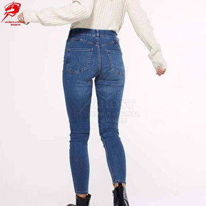 Jeans sur mesure taille basse, tendance et décontractés, avec un matériau doux et durable, et des options de design personnalisées. - Product Image 2