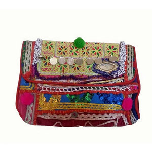 Bolso de mano tipo sobre tradicional Banjara con cuentas de turquesa, estilo étnico tribal bohemio gitano, bordado a mano, para la noche. - Product Image 1