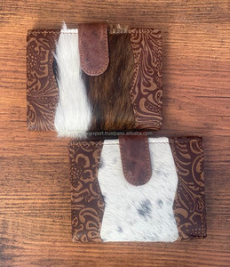 Nouveau design de pochette en cuir de fourrure de vachette véritable sculpture élégant multi-usages Offre Spéciale occidentale véritable peau de vache petits portefeuilles pour les femmes - Product Image 4