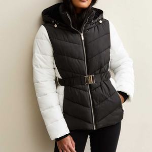 Veste matelassée pour femme tendance avec col en fourrure, manteau d'hiver chaud surdimensionné, long manteau matelassé à capuche, fournisseur OEM - Product Image 3