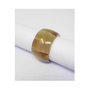 Anillos de Servilleta Geométricos Facetados Modernos al por Mayor, de Resina Ecológica, Duraderos y Elegantes, Color Beige, para Bodas y Eventos - Product Image 4