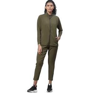 Nuevo Conjunto Deportivo de Invierno para Mujer, Talla Grande, con Logotipo Personalizado, Top Corto con Capucha y Pantalones Deportivos, 2 Piezas - Product Image 1