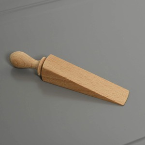 Cale de porte élégante avec finition en forme de gland pour collections de maisons de prestige - Product Image 2