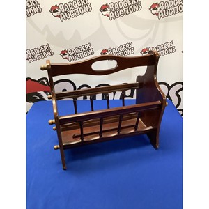 Elegante Revistero Rectangular de Madera de Nogal Oscuro |   Diseño Moderno de Mediados de Siglo |   Hecho a Mano |   28x15x10cm |   Mesa de Centro |   Venta al por mayor - Product Image 3