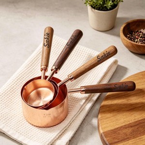 Juego de Tazas Medidoras Profesionales de Cobre Puro con Agarre de Madera para Hornear y Cocinar, Proveedor Mayorista de Utensilios de Cocina - Product Image 1