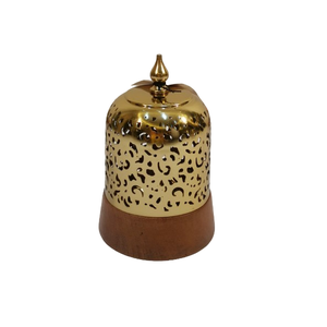 Encensoir moderne en laiton fait main avec découpes imprimées léopard et base en bois - Product Image 1