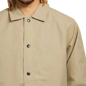 Veste Coach décontractée beige clair à boutons-pression, en tissu nylon léger, style streetwear décontracté pour le quotidien - Product Image 5