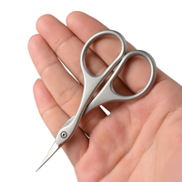 Ciseaux de manucure professionnels en acier inoxydable pour droitiers, lame droite, logo personnalisé, outils de beauté pour adultes, design durable