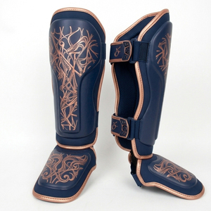 Espinilleras de Cuero Genuino para Muay Thai, MMA, Artes Marciales, Entrenamiento y Sparring, Protección Adecuada, Logotipo Personalizado, ¡Oferta Caliente! - Product Image 2