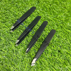 Ensemble de pinces à épiler personnalisées en acier inoxydable (4 pièces) pour les poils du visage, les cils et les sourcils, pour une épilation de précision - Product Image 2