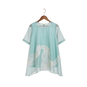 เสื้อผู้หญิงผ้าออร์แกนซ่าลายคลื่นทะเล ดีไซน์สวย ระบายอากาศได้ดี น้ำหนักเบา เหมาะสำหรับใส่ในฤดูใบไม้ผลิ/ฤดูร้อน แฟชั่นเสื้อเบลาส์ใส่ได้ทุกวัน ลดราคาพิเศษ - Product Image 1