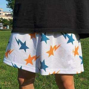 Shorts de sport décontractés pour hommes, personnalisés, en maille, avec imprimé graphique, taille élastique, cordon de serrage, poches latérales, pour la gym et le basketball, modèle OEM 2026 - Product Image 2