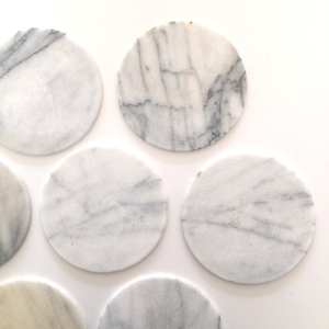 Sous-verre rond vintage en marbre blanc et gris, décoration de table en pierre naturelle - Product Image 3