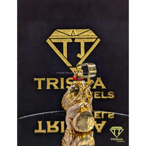 Colgante de Mono Chapado en Oro de Alta Gama, Totalmente Cubierto de Diamantes VVS Cultivados en Laboratorio en Plata de Ley, Joyería de Trisha Jewels - Product Image 6