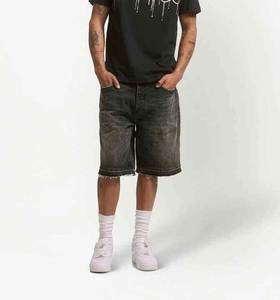 กางเกงขาสั้นผู้ชายสไตล์วินเทจ ย้อมสีแบบแอซิดวอช ผ้าฟลีซ แห้งเร็ว สตรีทแวร์ ขอบตัดแต่งแบบซันเฟด ดีไซน์ขาดๆ แบบจ็อกเกอร์ - Product Image 2