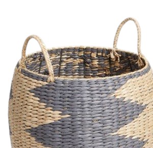 Panier en jacinthe d'eau à motifs, fait main, décoratif, tissé, avec poignées, pour l'organisation du salon - Product Image 4