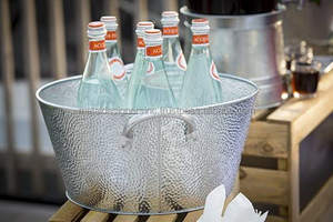Pequeña bañera redonda de acero inoxidable, cubo de hielo para bebidas en relieve galvanizado con asas para fiestas en casa, refrigeradores de bebidas hechos de Metal - Product Image 3