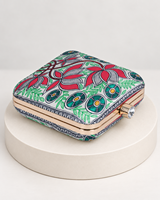 Pochette carrée en tissu de coton brodé floral pour femme, durable et élégante, idéale pour mariage, soirée, avec doublure en satin