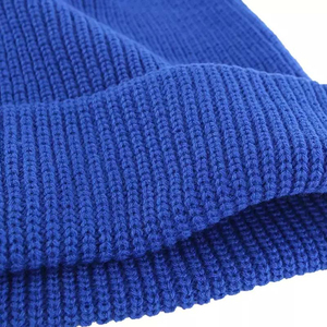 Bonnet de haute qualité unisexe, couleur verte, durable et chaud, pour adultes, avec logo personnalisé. - Product Image 2