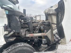 Camión Tractor 6x4 T12664ST 2020 de Servicio Pesado Inspeccionado, 505HP, Techo Alto, con Cabina Dormitorio y Solo 236,833 Millas - Product Image 2