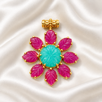 Pendentif Fleur Minimaliste Élégant pour Femme en Laiton Plaqué Or 18 carats avec Pierre de Jade, Style Bohème, Vente en Gros