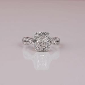 Mejor colección Radiant Cut Lab Grown Moissanite Diamond Anillo de Compromiso 14K Oro amarillo sólido para mujeres Colección de bodas - Product Image 1