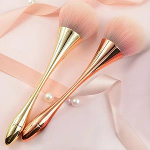 Brocha de Maquillaje Grande Tipo Abanico, con Cerdas Suaves de Fibra Sintética, Mango en Forma de Reloj de Arena, para Polvo Facial, Rubor e Iluminador - Product Image 1