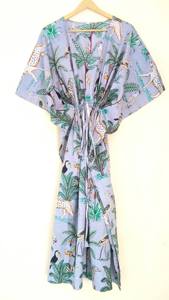 Vestido indio hecho a mano con estampado floral vintage de la selva, cuello en V, manga 3/4, largo hasta la rodilla, 100% algodón, silueta en A, tipo caftán para mujer. - Product Image 4