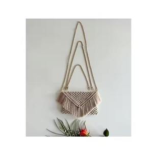 Bolso de Hombro Redondo de Yute Hecho a Mano de Primera Calidad, Ecológico y Natural - Product Image 3