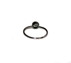Anillo Solitario de Plata de Ley 925 con Amatista Verde Natural Redonda Engastada en Bisel, Joyería Fina, Memoria Jewels - Product Image 4