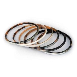 Brazalete de Cuerno Natural Hecho a Mano – Artesanía Decorativa Ecológica, Regalo de Joyería Artesanal para Mujeres y Hombres - Product Image 1