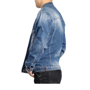 Chaqueta de mezclilla unisex de invierno con corte ajustado, lavado ácido negro, capucha, cuello alto y manga larga, estilo streetwear. - Product Image 1