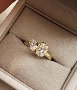 Anillo de Diamantes Cultivados en Laboratorio Toi Et Moi – Anillo de Compromiso con Diamantes Ovalados y en Forma de Pera - Product Image 2