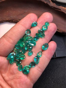 Piedras Preciosas de Esmeralda Natural Facetadas, Corte Esmeralda, Color Verde, Venta al Por Mayor para la Fabricación de Joyería - Product Image 3