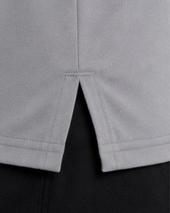T-shirt de performance gris pour homme, manches courtes, maillot de sport, séchage rapide, respirant, athlétique, entraînement en salle de sport, tee-shirt personnalisé - Product Image 6