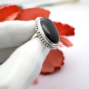 Anillo de Ónix Negro Hecho a Mano, Plata de Ley 925, Joyería Clásica con Piedras Preciosas para Mujer - Product Image 4